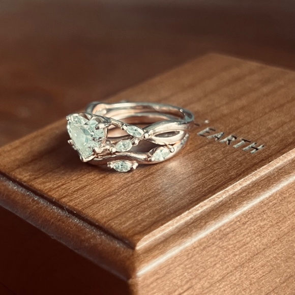 Diamond ring set - Picture 5 of 9